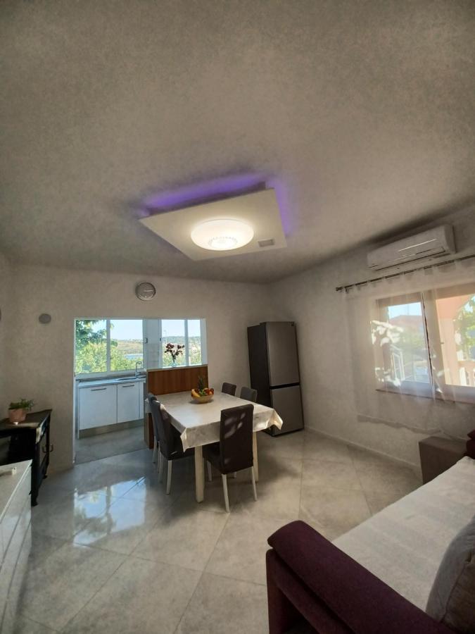 Apartment Mira Trogir Exterior photo