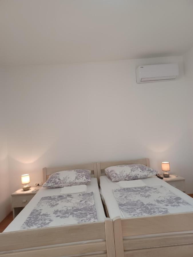 Apartment Mira Trogir Exterior photo