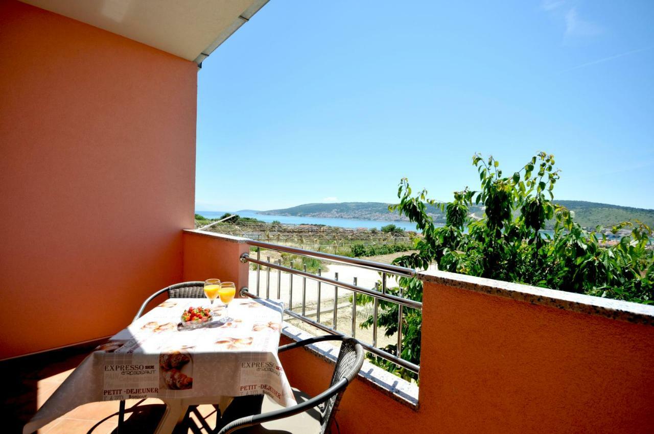 Apartment Mira Trogir Exterior photo