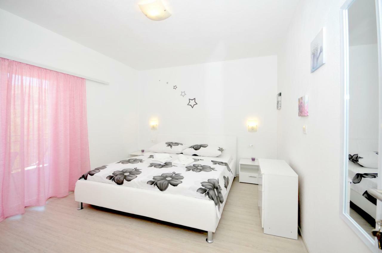 Apartment Mira Trogir Exterior photo